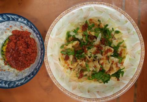 雨咚奇異科技有限公司  - 即興料理:酸辣蝦皮豬肉水餃沙拉