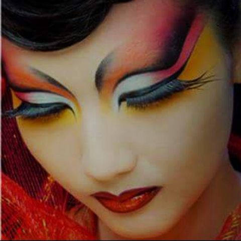 提供新娘服務的專家芯葳彩妝造型攝影工作室