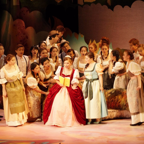 小語老師 - 歌劇《愛情靈藥》劇照 飾演：阿蒂納