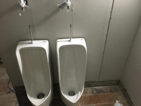 永鴻水電材料行 - 衛浴設備小便斗