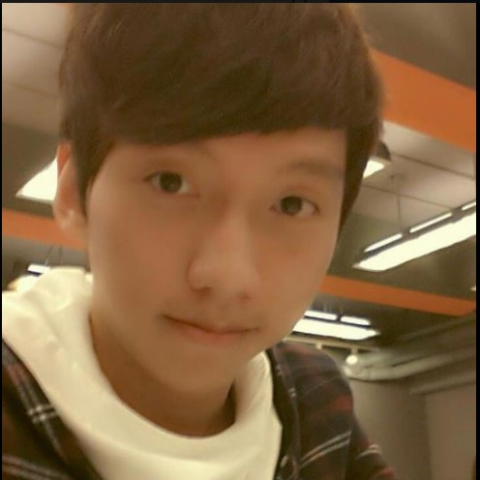 提供睫毛夾用法服務的專家邱禹融