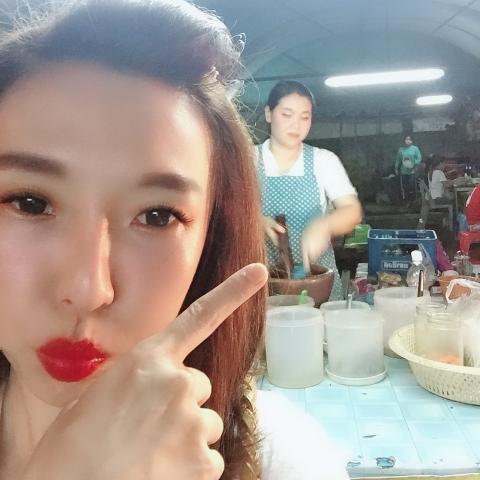 Artemis - Hello Bangkok, Street food. 