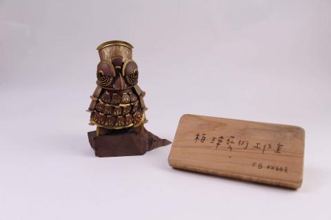 柏瑋藝術工作室 - 廢棄物 咖啡膠囊殼創作。
作品名 貓頭鷹
