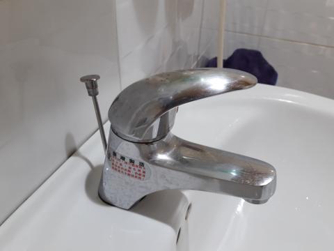 美福居家、冷氣清潔 - 水龍頭水垢清潔後