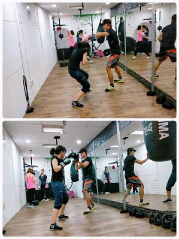 尼尼拳擊運動咖啡館 - 拳擊打擊教練手靶