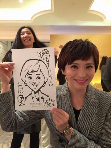 米豆人像漫畫現場 - 連最美麗的主播都很滿意！