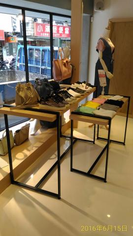 永信鐵工廠 - 客製展示桌