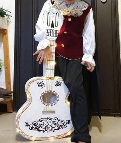  - 萬聖節可可夜總會客製化吉他道具