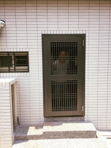 永順金屬工程有限公司 - 不鏽鋼烤漆防盜門