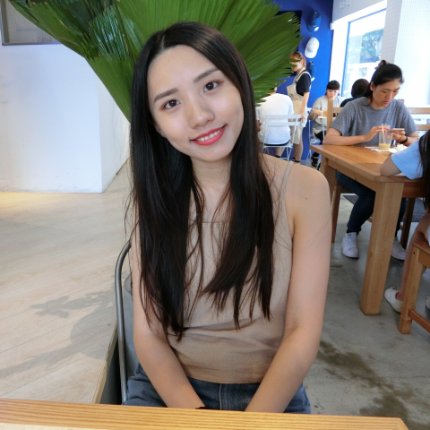 提供睫毛夾用法服務的專家林曉芳