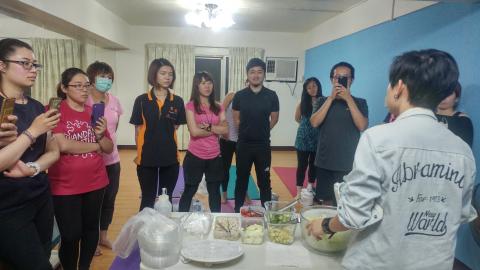 合貿瘦身工作室 - 學員們聽得很專心^^