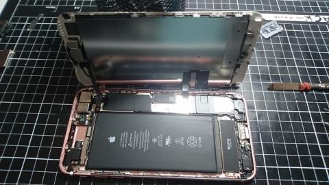 Phone Pad Fix手機平板維修中心 - iPhone 7+拆機維修