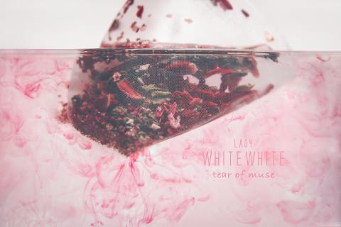 賴佳欣 - 一手包辦
拍攝(人物、商品)、後製修圖、設計、排版、美編、產品活動推廣圖
因作品多元，可聯絡了解其他作品