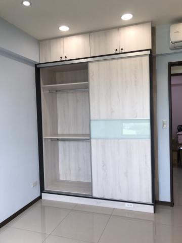 ChinLu - 臥室推拉門衣櫃