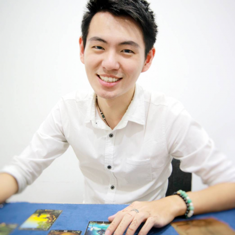 提供slash人生服務的專家穆彥