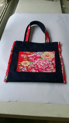 芙蘿菈手作坊 - 牛仔布配台灣花布側背包