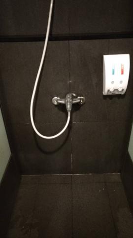 孫彥文 - 淋浴間混合龍頭漏水維修