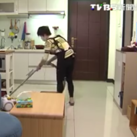 吳愛英 - 以上圖片是我於其他網路打掃工作服務平台時受採訪的工作照片