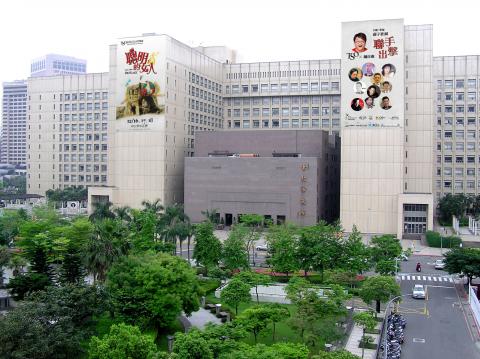 翻轉廣告 - TSO 聰明的女人 市府外牆