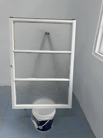 油漆工程 - ?選擇&ldquo;適合的油漆真的很重要?&nbsp;&nbsp; &nbsp;
所謂一分錢一分貨絕對是有它的道理存在的&nbsp;&nbsp; &nbsp;
這陣子有遇到一些詢問的友人&nbsp;&nbsp; &nbsp;
其實，說穿了就是要比價&nbsp;&nbsp; &nbsp;
當然&nbsp;&ldquo;比價&rdquo;&nbsp;?是有好有壞?&nbsp;&nbsp; &nbsp;
因為，每個人都想用最省錢的費用做到最好&nbsp;&nbsp; &nbsp;
這方面不是沒有，但是，你（妳）可曾想過&nbsp;&nbsp; &nbsp;
?&ldquo;俗咪沒好貨&rdquo;?&nbsp;~~（台語念）&nbsp;&nbsp; &nbsp;
☄房屋裝潢換新油漆有分以下☄&nbsp;&nbsp; &nbsp;
1.&nbsp;&ldquo;自己