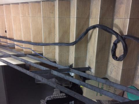 立翔國際鋼鐵鋁設計有限公司 - 落地式烤漆鐵扶手半成品照