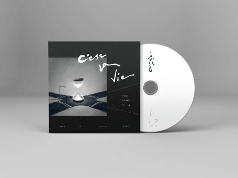劉興倫 - c'est la vie 單曲
CD包裝主視覺設計。
內容包含標準字設計、插畫、編排、概念企劃。

此圖為概念模擬圖