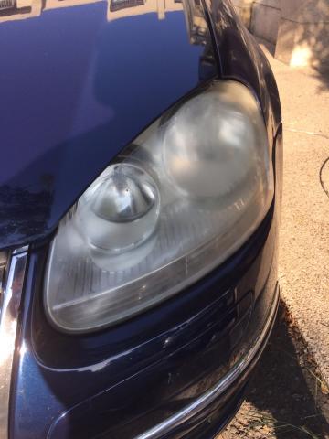 大燈快潔 - 施作前
車種:福斯 jetta 
右車燈 
狀況:霧化