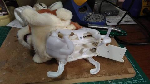 小家,水電維修個體戶 - 腳關節設計不良,調整角度ok