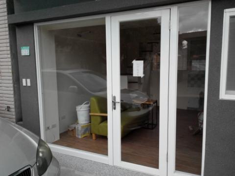 星瑞工程行 - 店面設計鋁門 