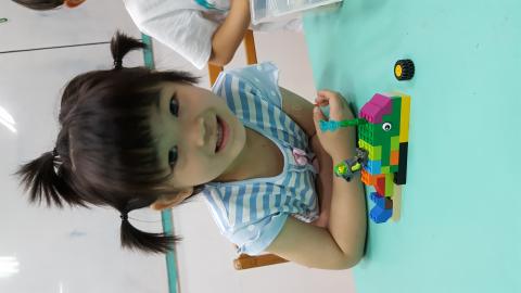 育彩程式設計 - 6歲樂高積木潛能開發
噴水鯨魚魚