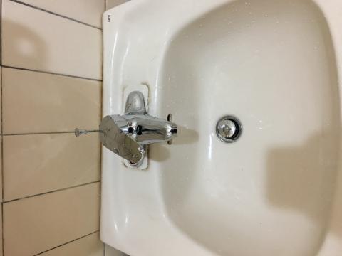 小諺水電 - 單槍龍頭更換