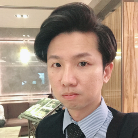 提供快遞服務的專家李士頡