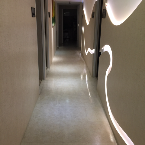 椗曜有限公司 - 磁磚打蠟
