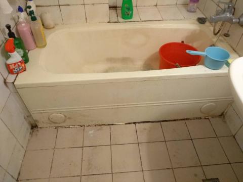 鋁業安裝 - 劉小姐家清潔前