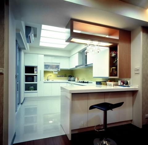 京采空間設計 - 天母 德行東路中古屋翻修設計宅 – 林公館
面積:三房兩廳二衛 / 53坪 (實際使用) 。 
建物:電梯大廈。
人口:4~5人。
風格:現代簡約。
■ 這個設計….不走奢華、不顯浮誇、不關潮流,只是要一份簡單平實、一種心的溫度和質感,加上一定的實用效能。
■ 這個設計….形隨機能,讓空間區劃定義起各自不同的角色,在視覺感官上演繹著各自的性格。
■ 這個設計….想把家的概念和使用功能完整、直接.. 京采空間設計 - 天母 德行東路中古屋翻修設計宅 – 林公館
面積:三房兩廳二衛 / 53坪 (實際使用) 。 
建物:電梯大廈。
人口:4~5人。
風格:現代簡約。
■ 這個設計….不走奢華、不顯浮誇、不關潮流,只是要一份簡單平實、一種心的溫度和質感,加上一定的實用效能。
■ 這個設計….形隨機能,讓空間區劃定義起各自不同的角色,在視覺感官上演繹著各自的性格。
■ 這個設計….想把家的概念和使用功能完整、直接..