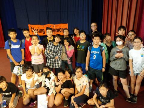 林伯儒 - 營隊與孩子們的合照