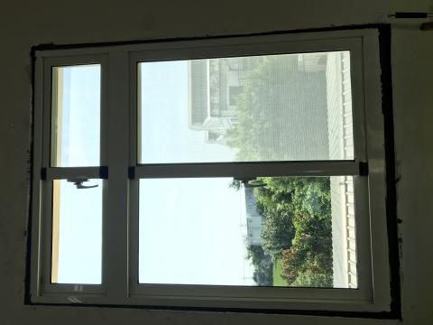 勝宏（正峰）鋁門窗 - 