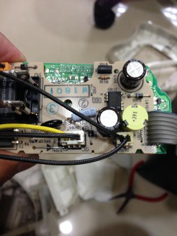 電氣使者 - 電源輸入電路板
經查為繼電器燒毀故障