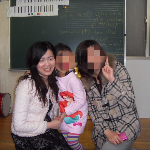 蔡老師音樂教育 - 教室音樂會後合影。輔導學生音樂比賽、檢定，提升學生音樂學習意願和熱情，在音樂學習中重拾自信!!