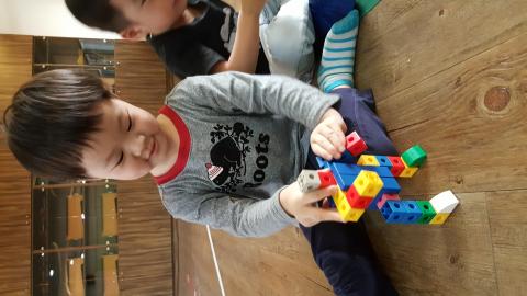 育彩程式設計 - 3歲 積木潛能開發 
最棒的我