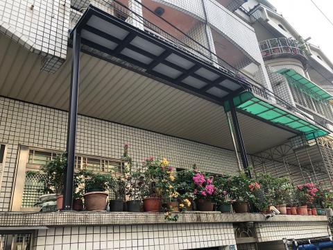 尚和鋁門窗工程行 - 二樓挑高Ｈ型鋼雨遮