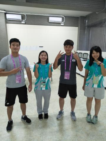 趙婕心 - 很有禮貌的韓國棒球選手，在我們教他們如何使用洗衣機後，一直很有禮貌的道謝，且不斷的跟我們說辛苦了