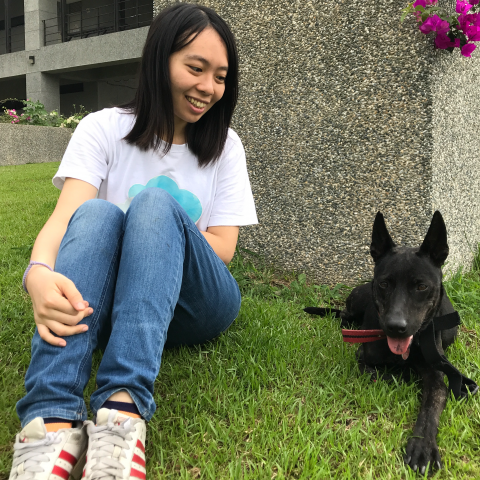 提供101指考化學服務的專家鍾憶慈