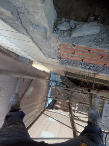 專業拆除打石 - 外架磁磚剔除