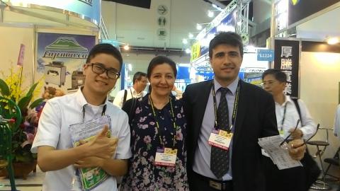 于厚恩 - 2016.5 
台北國際食品展
中英日 外語工作人員