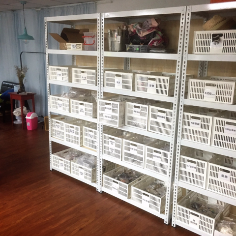 安寶角鋼有限公司 - 白色倉儲貨架