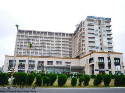 喬安的禮物 - 【澎湖住宿】澎湖福朋喜來登飯店-時尚客房、好吃Buffet早餐、浪漫無邊際泳池、世界級服務、舒適氣派的空間-完美了澎湖的假期!!❤
https://joan8.pixnet.net/blog/post/59134938-%e3%80%90%e6%be%8e%e6%b9%96%e4%ba%94%e6%98%9f%e7%b4%9a%e9%a3%af%e5%ba%97%e3%80%91%e6%be%8e