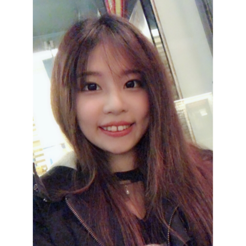 提供睫毛服務的專家吳逸華