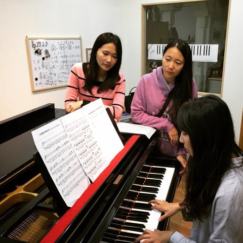 ChiehYing 鋼琴老師 - 