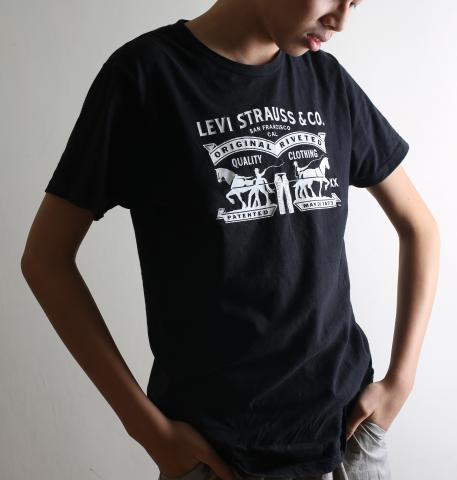 張雅綺 - 服飾拍攝要能呈現衣服細節還有質感, 情境展現 張雅綺 - 服飾拍攝要能呈現衣服細節還有質感, 情境展現